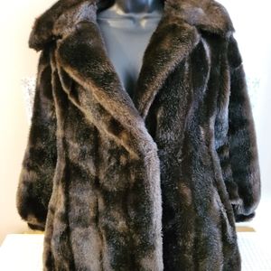 Sportowne faux fur coat size 10